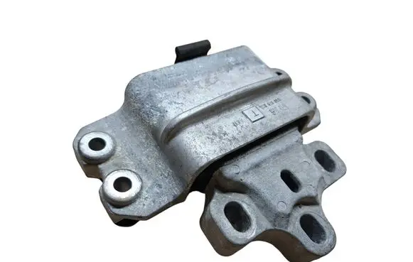Skoda Octavia Mk2 (1Z) Engine mount bracket 1K0199555
