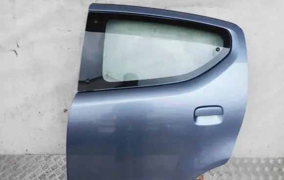 Suzuki Alto Rear door