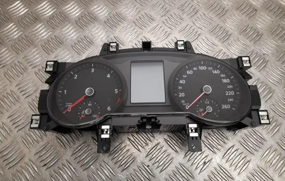 Volkswagen PASSAT B8 Speedometer (instrument cluster) 3G0920751B