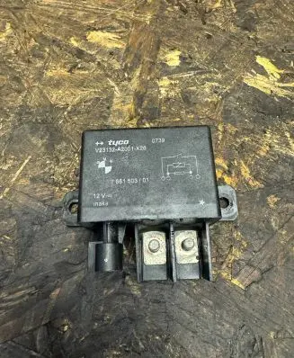BMW X5 E70 Charging relay 7661503 V23132A2001X26