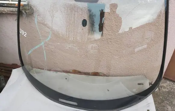 Peugeot 807 Front windscreen/windshield window 43R008599 DOT24AS1M139