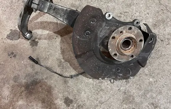 BMW 7 F01 F02 F03 F04 Front wheel hub