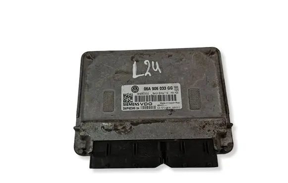 Volkswagen Golf V Engine control unit/module 06A906033GG 5WP4034904