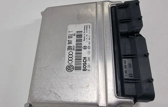 Audi A4 S4 B5 8D Engine control unit/module 3B0907551T 0261206123