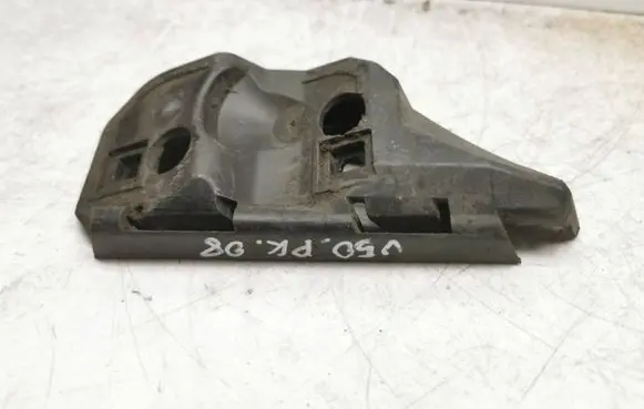 Volvo V50 Front bumper mounting bracket 30655874