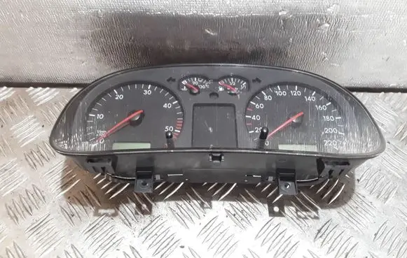 Volkswagen Golf IV Speedometer (instrument cluster) 1J0919861B