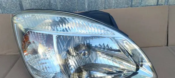 KIA Rio Headlight/headlamp 92102-1G0r