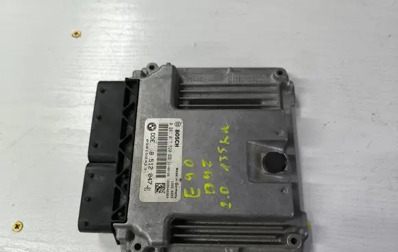 BMW 3 E90 E91 Engine control unit/module 8512047 0281017520 030152413