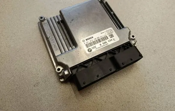 BMW 3 E90 E91 Engine control unit/module 0281016106 8506434 030330234