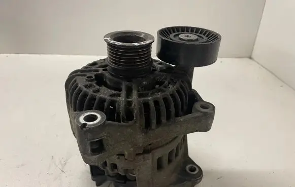 BMW X3 E83 Generator/alternator 7519721 0124525026