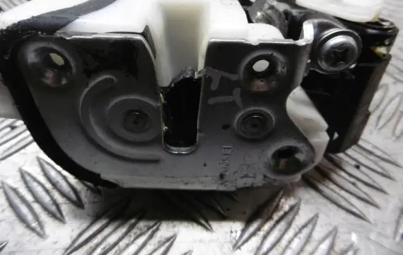 Mitsubishi Outlander Rear door lock