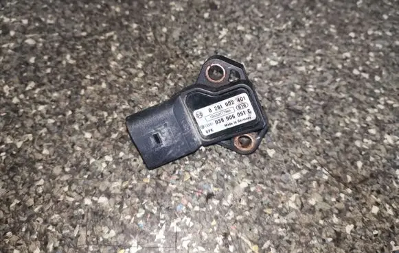 Volkswagen PASSAT B6 Air pressure sensor 0281002401 038906051C