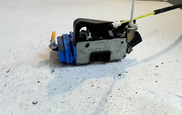 Audi A4 S4 B5 8D Rear door lock 8D0839015A