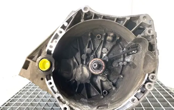 Nissan Qashqai Manual 5 speed gearbox TL4116