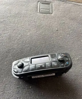 Mercedes-Benz C W203 Climate control unit 2098300285 9140010491 L0003993