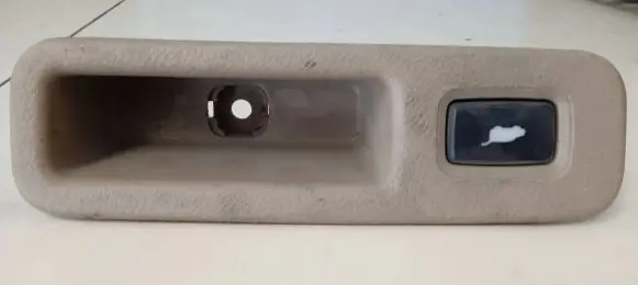 Honda Accord Tailgate/boot open switch button M20419