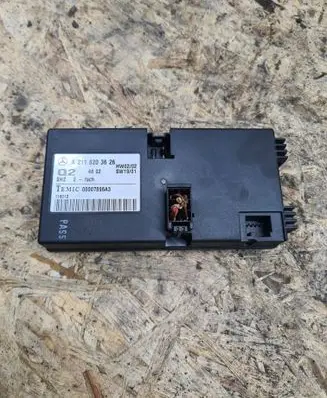 Mercedes-Benz E W211 Seat control module A2118203626 00007896A3 116012