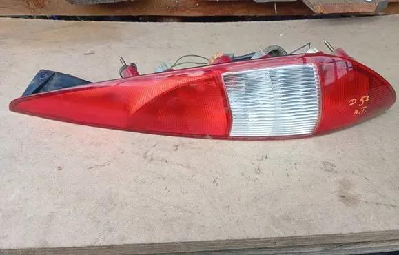 Ford Mondeo Mk III Rear/tail lights 123663