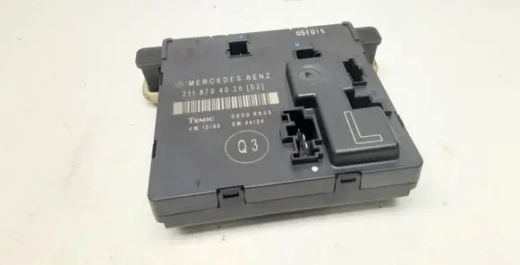 Mercedes-Benz E W211 Door control unit/module 2118704026