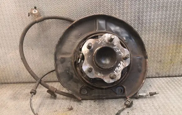 Nissan Leaf I (ZE0) Rear wheel hub
