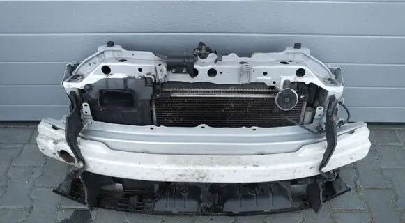 Toyota Yaris Radiator support slam panel