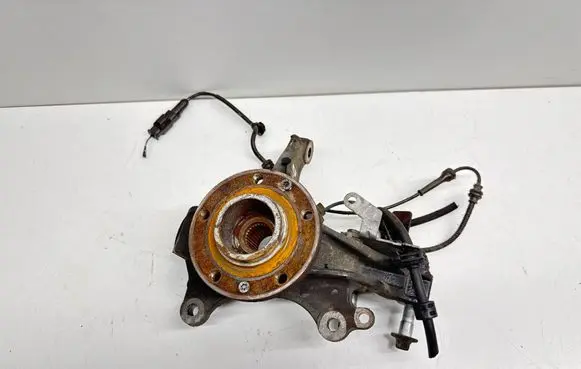 Peugeot 308 Front wheel hub spindle knuckle 