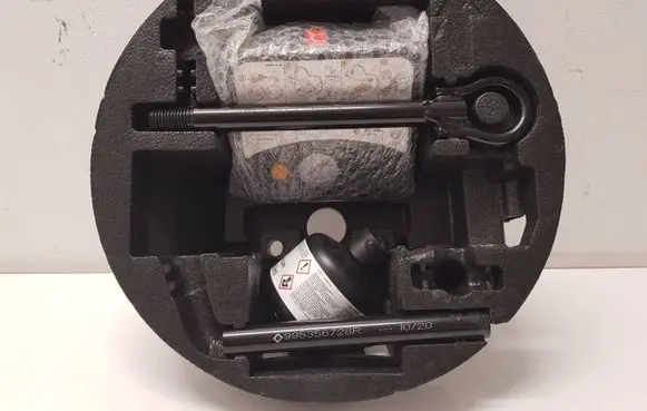 Renault Clio IV Tool set 997502475R 511123001R 995651049R