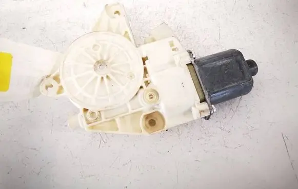 Mercedes-Benz E W212 Rear door window regulator motor A2048200542