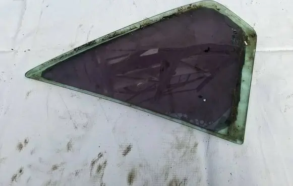 Renault Megane I Rear vent window glass DOT36AS2M127