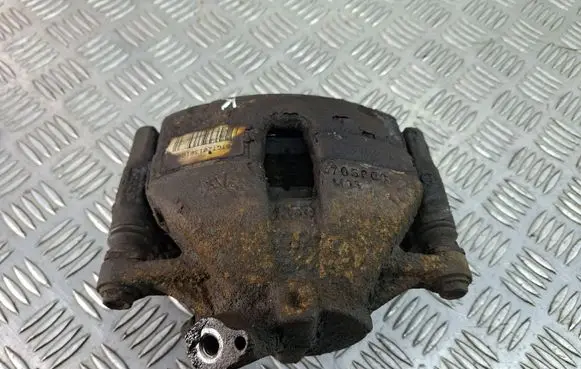 Peugeot 308 Front brake caliper 