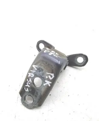 Honda CR-V Front door upper hinge