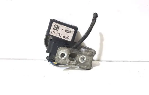 Opel Zafira B Sensor 13137850