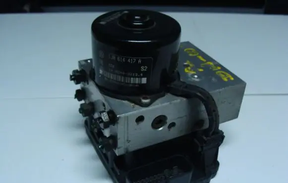 Seat Ibiza IV (6J,6P) ABS Pump 1J0907379AF