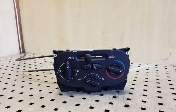 Peugeot 206 Climate control unit 85858