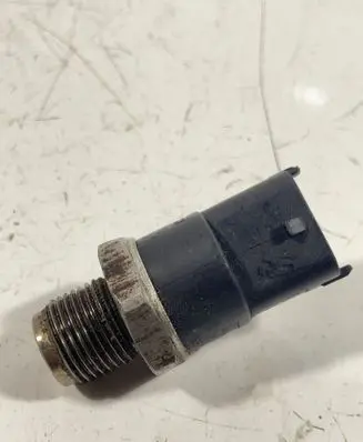 Volvo XC90 Fuel pressure sensor 0281002612 032900562