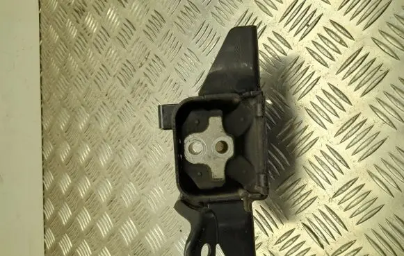 Hyundai Kona I Engine mount bracket 21870K4000