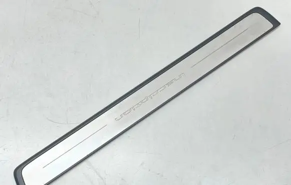 Volvo XC40 Front sill trim cover 31484195