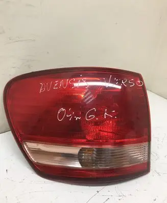 Toyota Avensis Verso Rear/tail lights