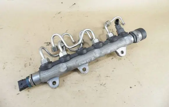Renault Scenic II - Grand scenic II Fuel main line pipe 0445214153 006591L3 8200661279A