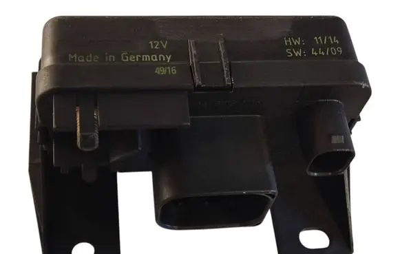 Mercedes-Benz S W220 Glow plug pre-heat relay