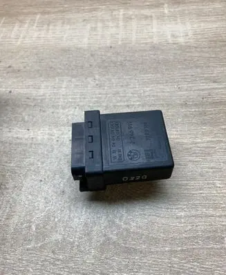 BMW 5 E39 Glow plug pre-heat relay 2246919