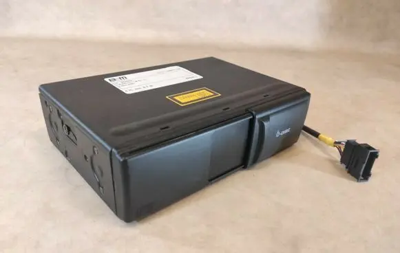 Volkswagen New Beetle CD/DVD changer 1J6035111