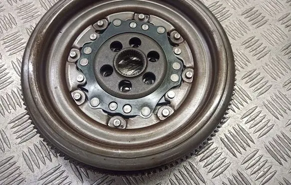 Volkswagen Touran I Dual mass flywheel 