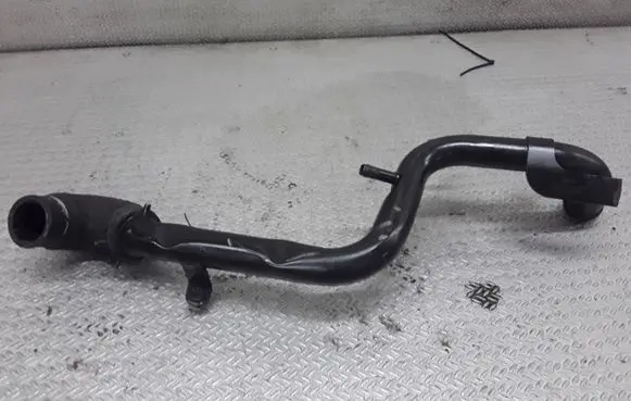 Volkswagen PASSAT B5.5 Engine coolant pipe/hose 038121071F