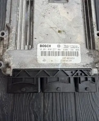 Nissan NV400 Engine control unit/module 0281030577 237102265R