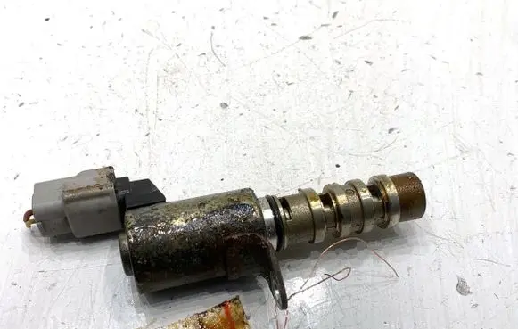Nissan Juke I F15 Camshaft position sensor 
