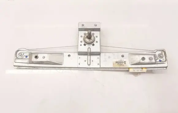 Rear door manual window regulator