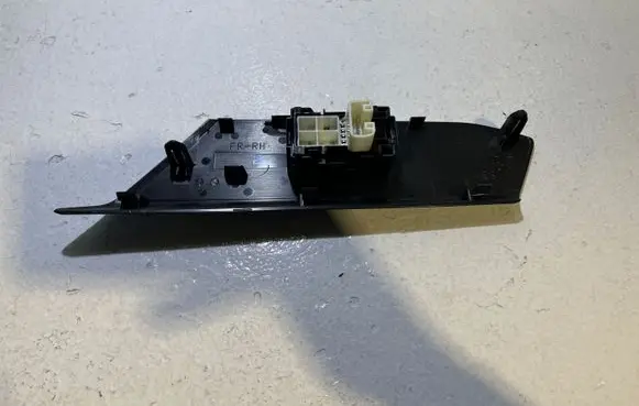 Toyota RAV 4 (XA40) Electric window control switch 7423142270