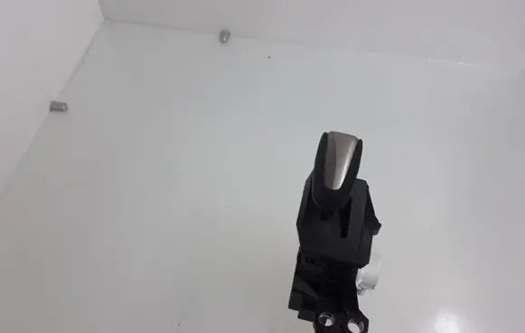 Lexus CT 200H Gear shifter/selector 75C833LHD
