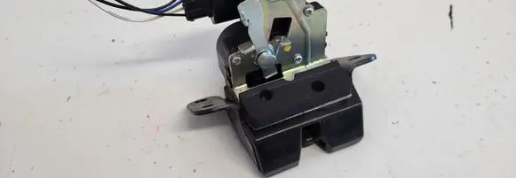Hyundai ix35 Loading door lock 812302S000